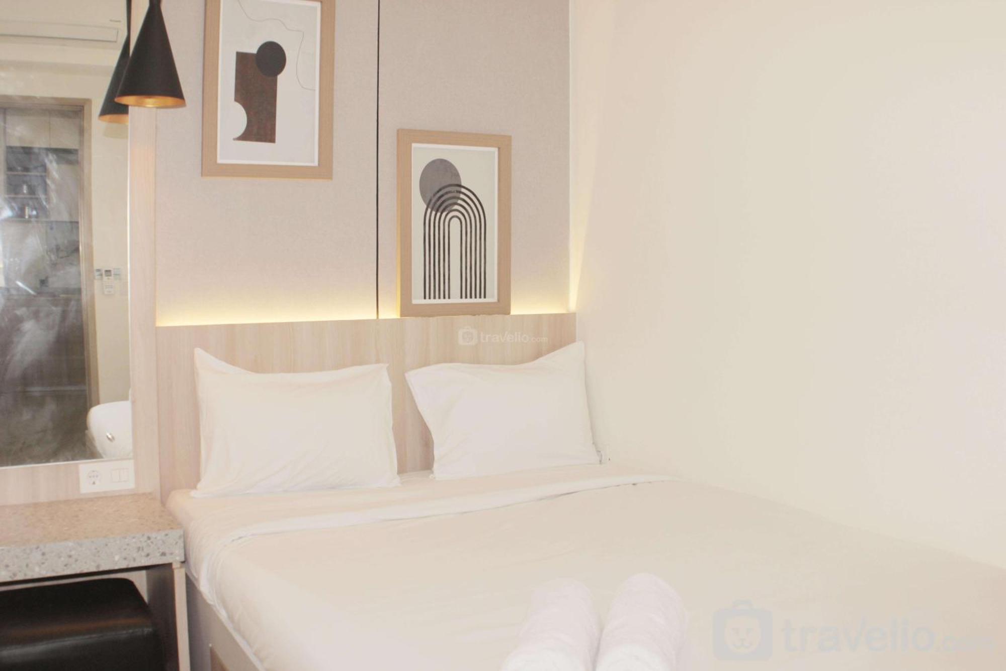Serene And Cozy 2br At Meikarta By Travelio Bekasi