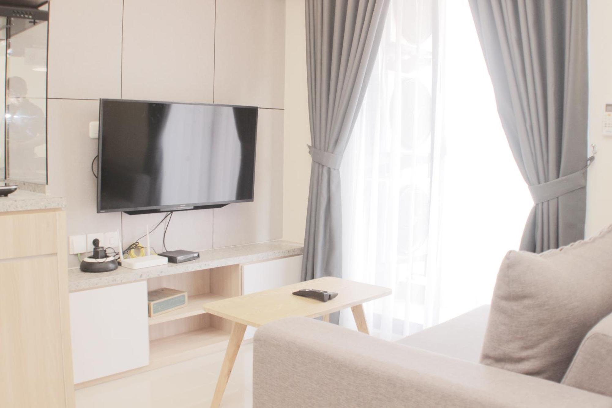 Serene And Cozy 2br At Meikarta By Travelio Apartemen